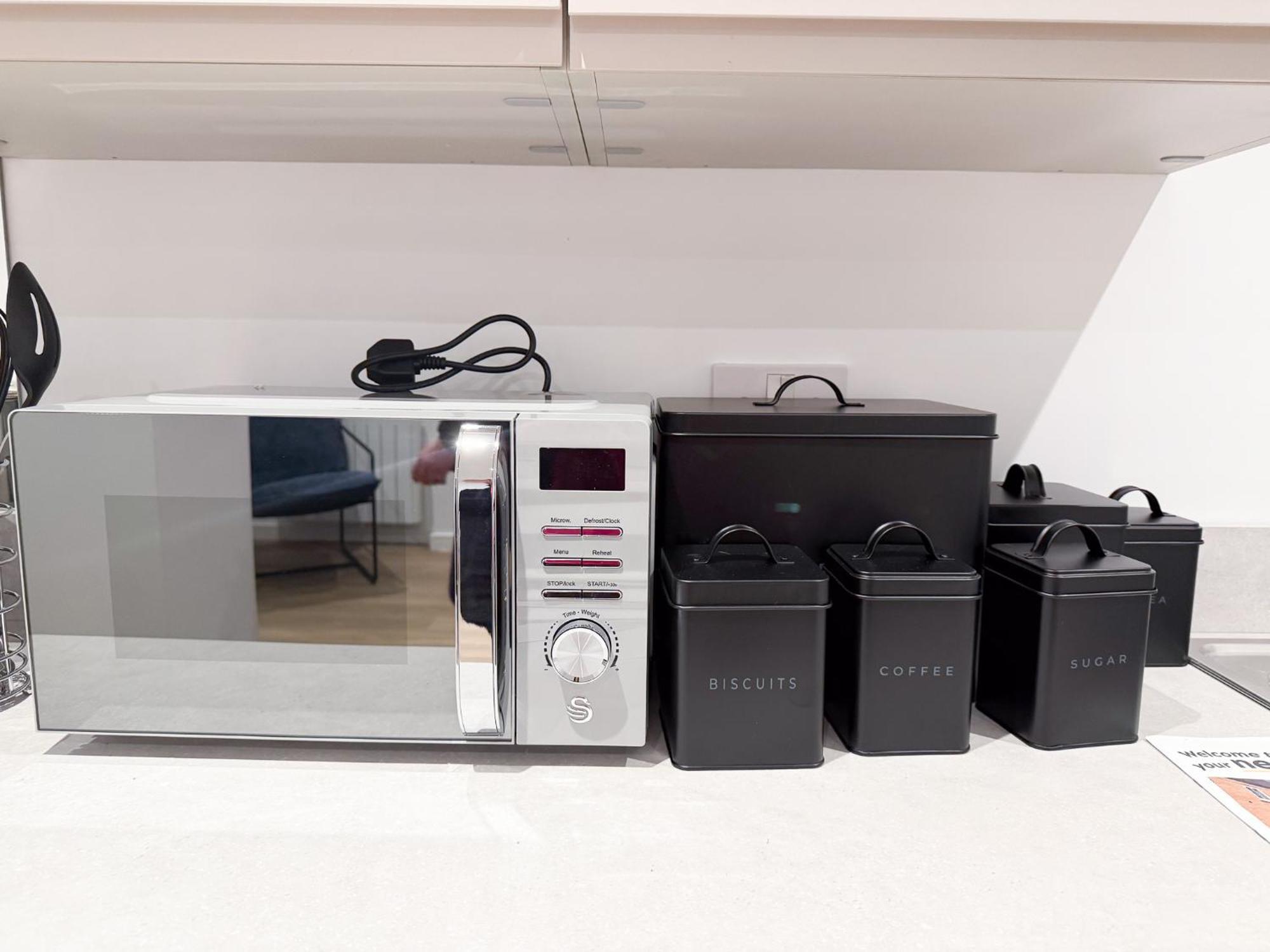 Spacious Modern 1 Bed Apartments In St Neots - Perfect For Contractors & Professionals - Free Parking - Wifi - Fully Equipped Kitchen - Smart Tv Ideal For Work Stays And Long Projects エクステリア 写真