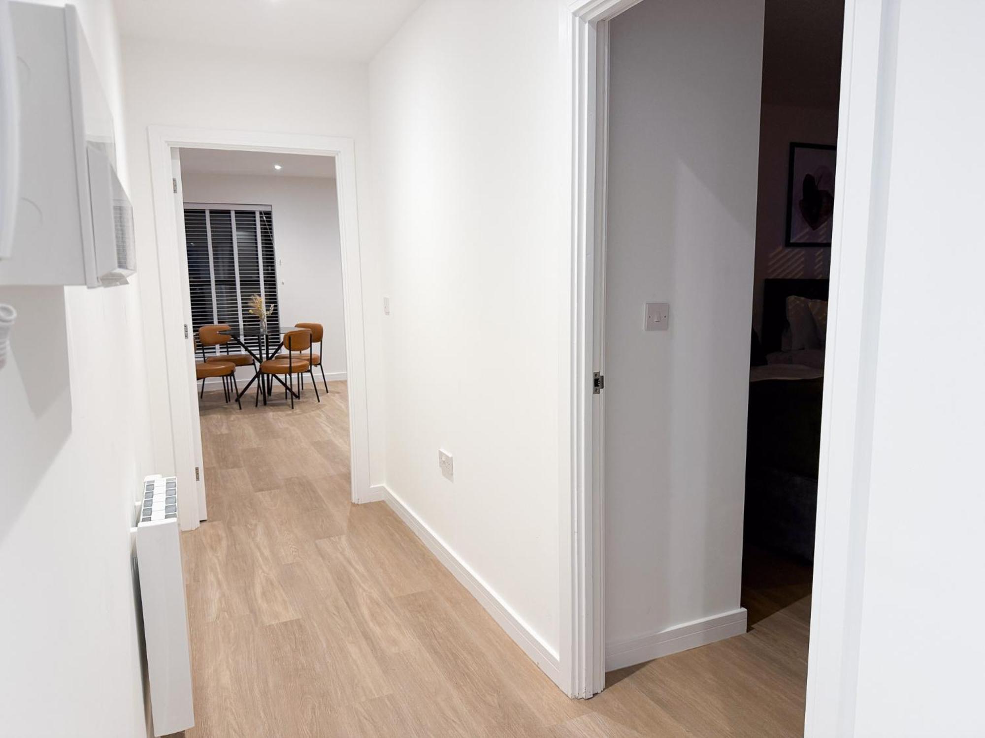 Spacious Modern 1 Bed Apartments In St Neots - Perfect For Contractors & Professionals - Free Parking - Wifi - Fully Equipped Kitchen - Smart Tv Ideal For Work Stays And Long Projects エクステリア 写真