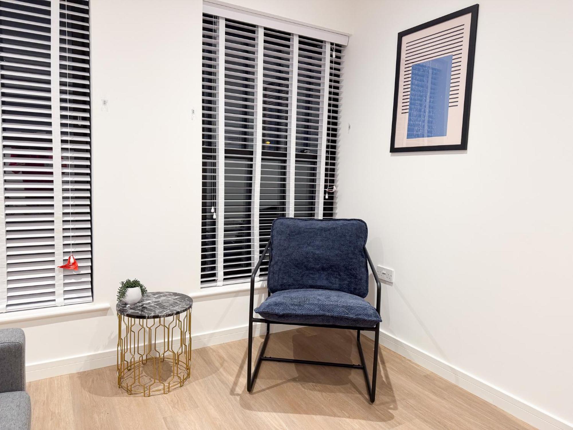 Spacious Modern 1 Bed Apartments In St Neots - Perfect For Contractors & Professionals - Free Parking - Wifi - Fully Equipped Kitchen - Smart Tv Ideal For Work Stays And Long Projects エクステリア 写真
