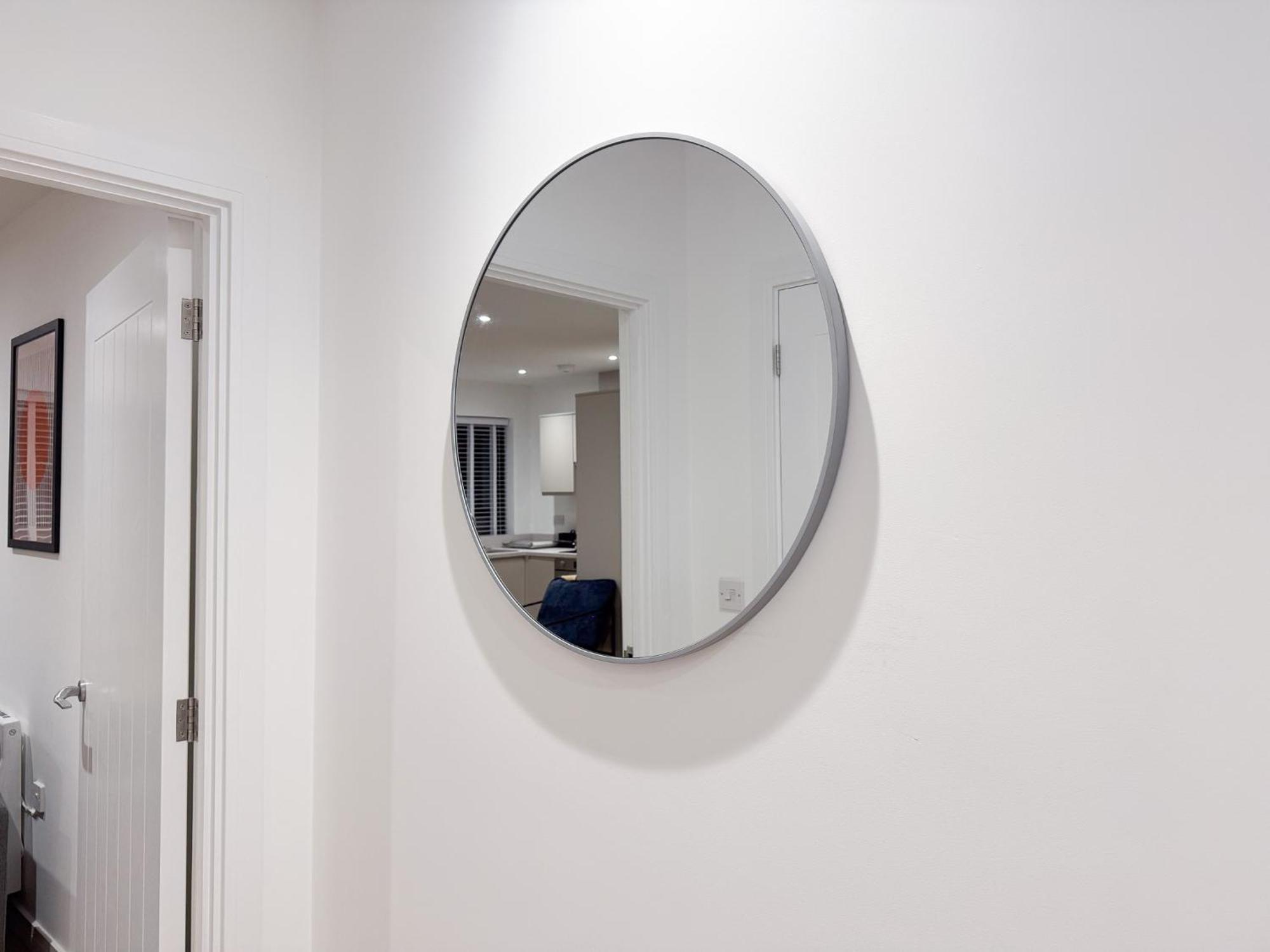 Spacious Modern 1 Bed Apartments In St Neots - Perfect For Contractors & Professionals - Free Parking - Wifi - Fully Equipped Kitchen - Smart Tv Ideal For Work Stays And Long Projects エクステリア 写真