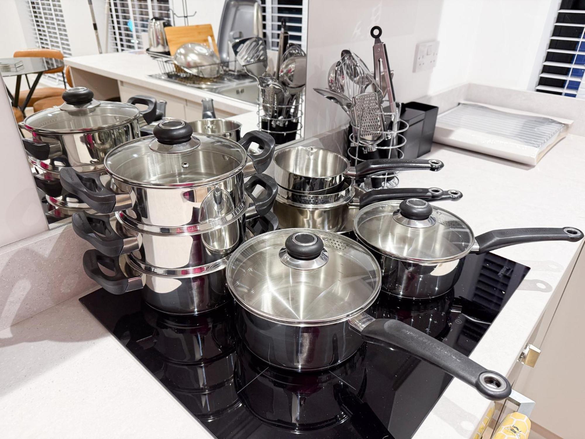 Spacious Modern 1 Bed Apartments In St Neots - Perfect For Contractors & Professionals - Free Parking - Wifi - Fully Equipped Kitchen - Smart Tv Ideal For Work Stays And Long Projects エクステリア 写真