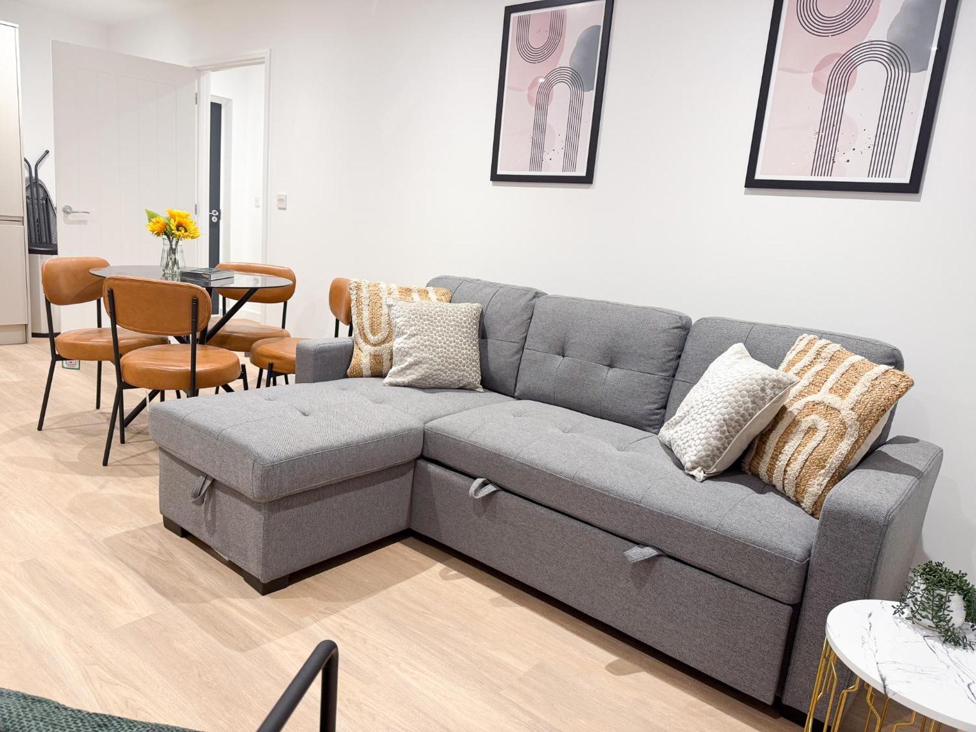 Spacious Modern 1 Bed Apartments In St Neots - Perfect For Contractors & Professionals - Free Parking - Wifi - Fully Equipped Kitchen - Smart Tv Ideal For Work Stays And Long Projects エクステリア 写真