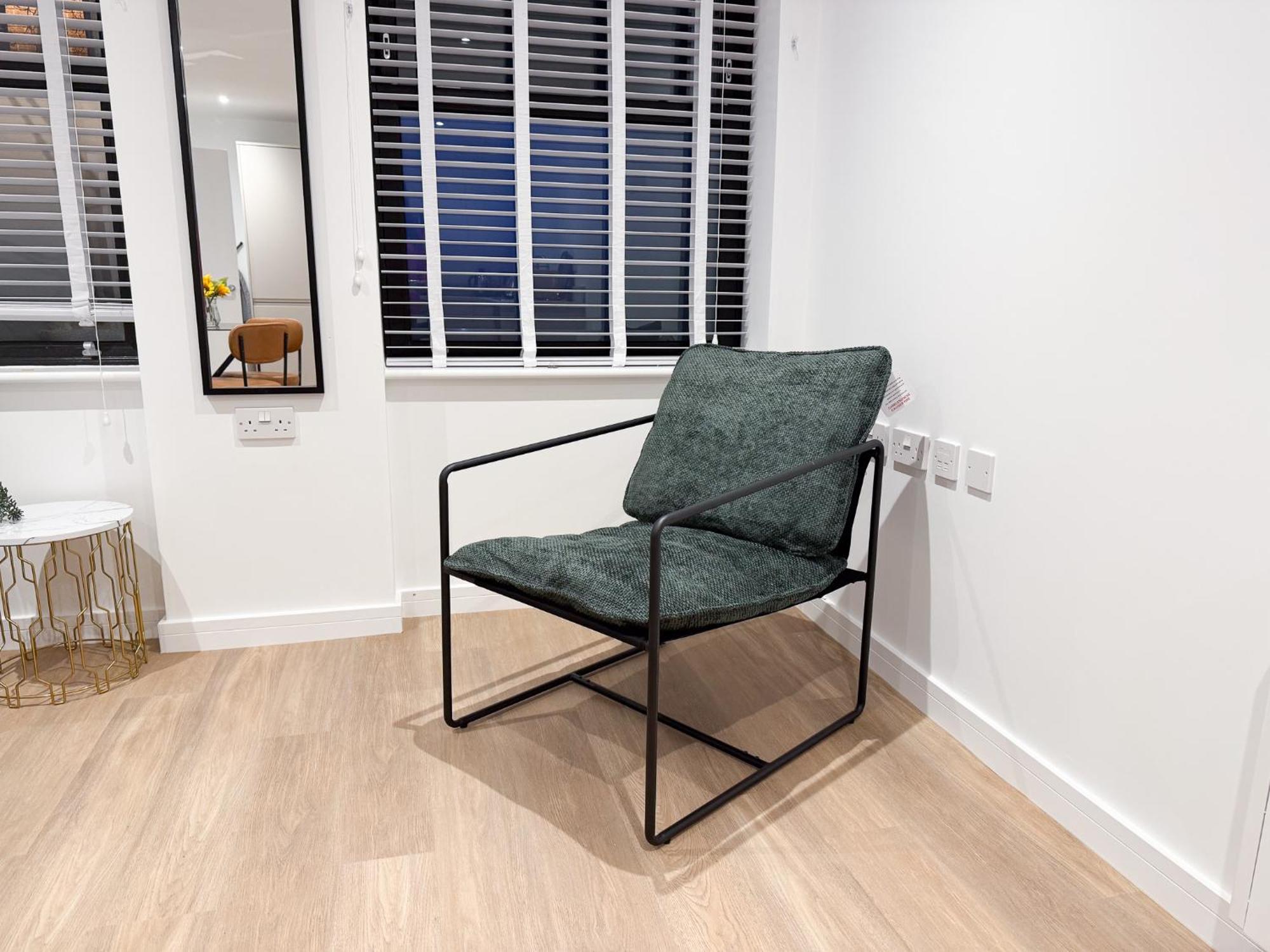 Spacious Modern 1 Bed Apartments In St Neots - Perfect For Contractors & Professionals - Free Parking - Wifi - Fully Equipped Kitchen - Smart Tv Ideal For Work Stays And Long Projects エクステリア 写真
